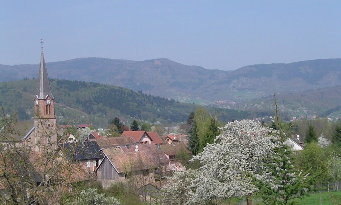 Neuve-Eglise Casa | Escape to a Romantic Hideaway & Remote Work Haven in the Mountains, pet friendly
