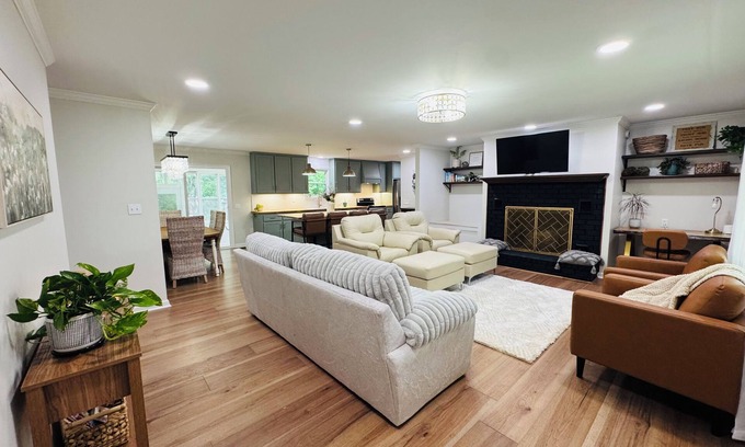 South Cleveland Casa | Escape to Bell Branch Place: Where Relaxation Meets Comfort