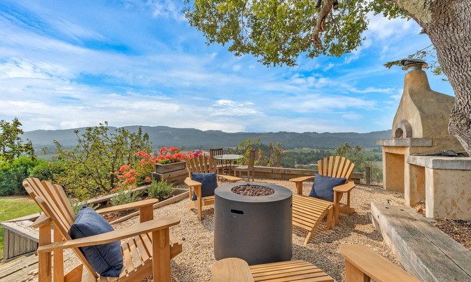 Calistoga Casa | Escape to “Casa Paradiso” in the Napa Valley!