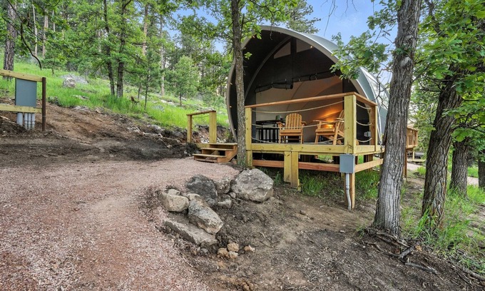 Hermosa Cabina | Escape to Cloud Nine Glamping in the Black Hills