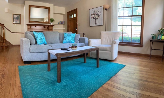 Wauwatosa Casa | Escape to Comfort: Live like a Local
