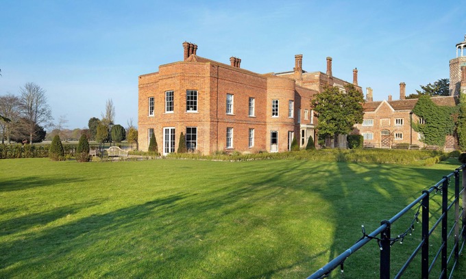 Saint Osyth Casa | Escape to Darcy West - luxury, space, and charm on a grand country estate.