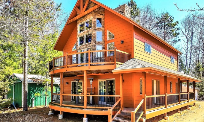 Laona Casa | Escape to Golf Shores Laona in the Nicolet National Forest!