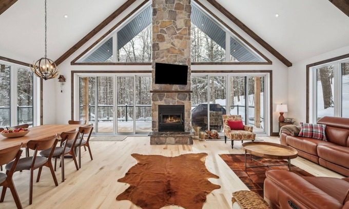La Conception Chalet De Esquí | Escape to Mont-Tremblant: A Luxurious Retreat Awaits You