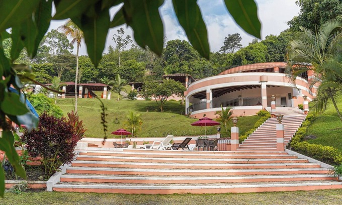 Copacabana Casa | Escape to Nature in Copacabana's Hidden Gem