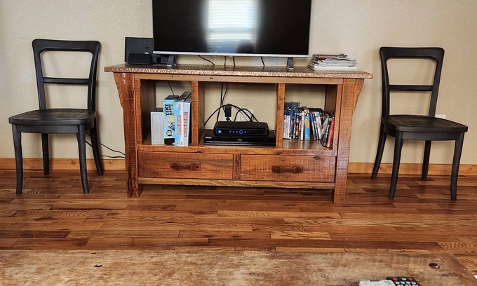 Trinity Center Condominio | Escape to Nature: Charming 3-Bedroom Cabin near Trinity Lake