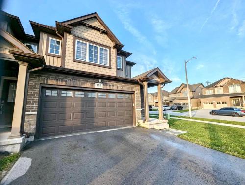 Thorold Casa | Escape to Niagara 6 bedrooms, 5 baths with a game room, arcades