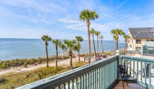 Saint Helena Island Casa | Escape to Oceanfront Bliss at 643 Newhaven, Golf Cart & Resort Access Included!