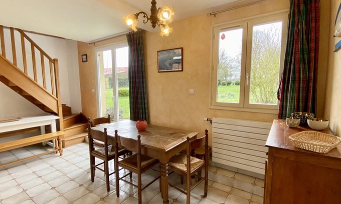 Noyelles-sur-Mer Casa | Escape to our Saint Denis farmhouse for a peaceful stay