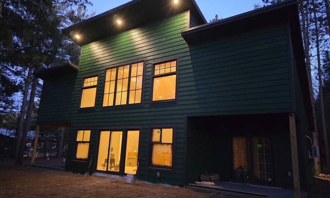Hayward Cabina | Escape to riverside tranquility, where the Namakagon meets adventure and peace!
