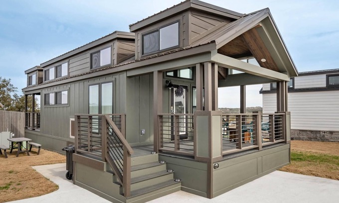 Fredericksburg Complejo | Escape to serene country living at Enchanted Haus in Fredericksburg, TX!