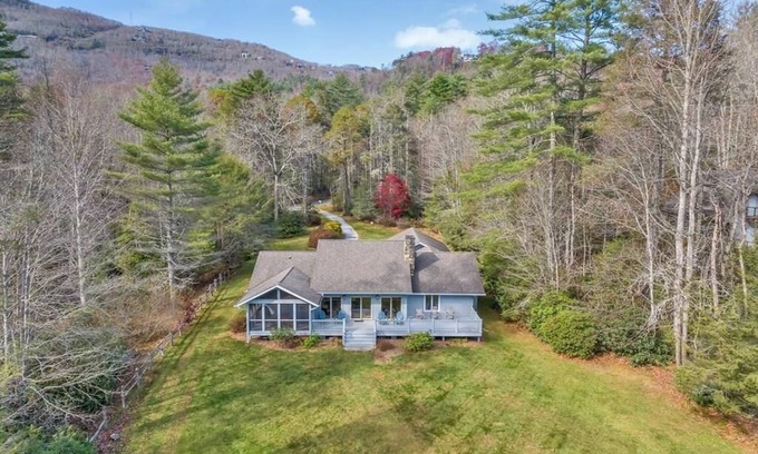 Lake Toxaway Casa | Escape to Serenity: Lakefront Paradise Awaits! AMENITIES INCLUDED