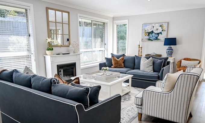 Moss Vale Casa | "Escape to The Corner Cottage: A Charming Hamptons-inspired Haven
