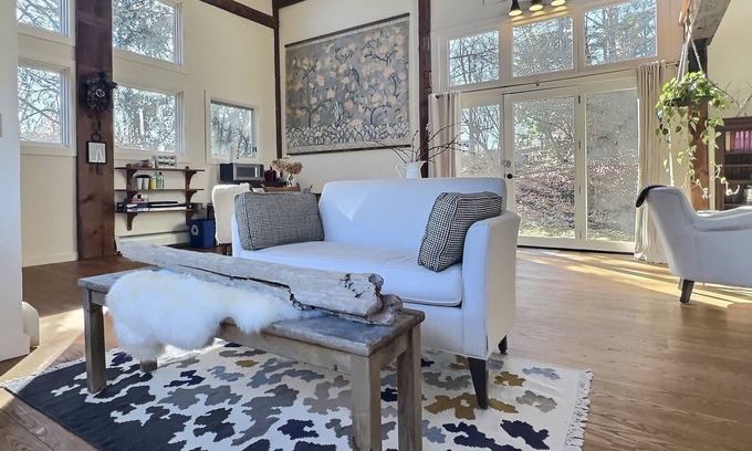 Bantam Casa | Escape to the Hills