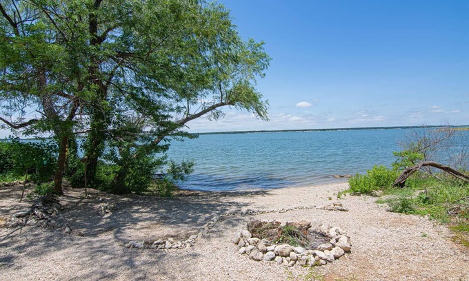 Lake Whitney Casa | 25% Off Before Summer Is Over