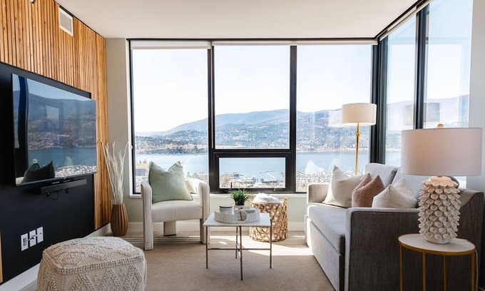 Downtown Kelowna Apartamento | Escape to the perfect vacation destination at the "Seaside