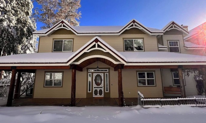 Alta Casa | Escape to the Woods, Lux & Fun!