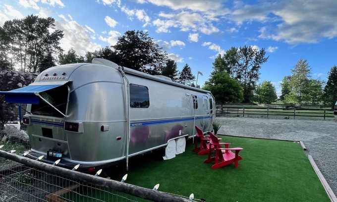 Langley Casa | Escape to Tranquility at Airstream Silver Heaven.