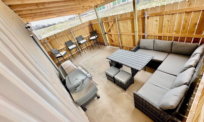 Waynoka Casa | Escape to Waynoka: Your Ultimate 4-Bedroom Retreat Near Little Sahara State Park
