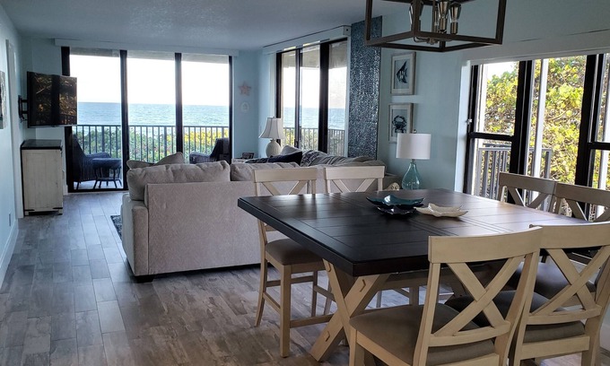 Hutchinson Island South Condominio | ¿Oyes las olas? Estas en la playa! Remodelación completa HECHO!