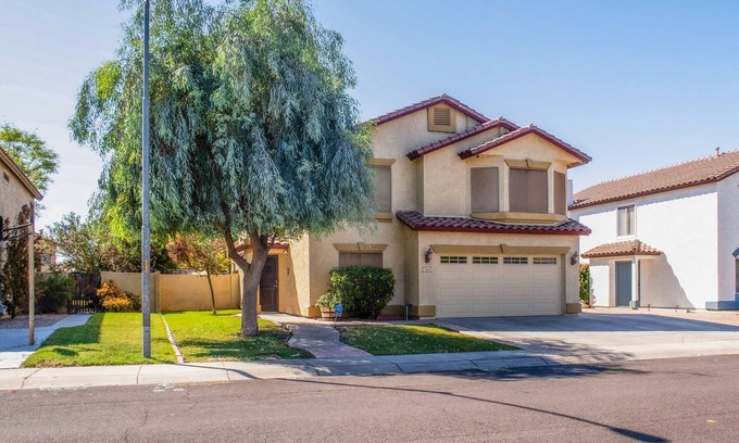 Glendale Casa | Escape to your perfect getaway in Glendale, AZ! Enjoy spacious, comfort, and fun