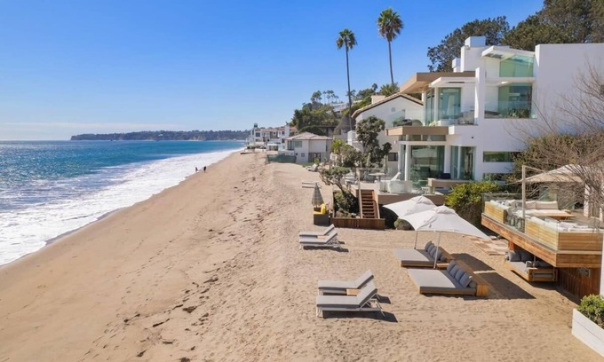 Central Malibu Casa | Escondido Beach Club by Stay Awhile Villas