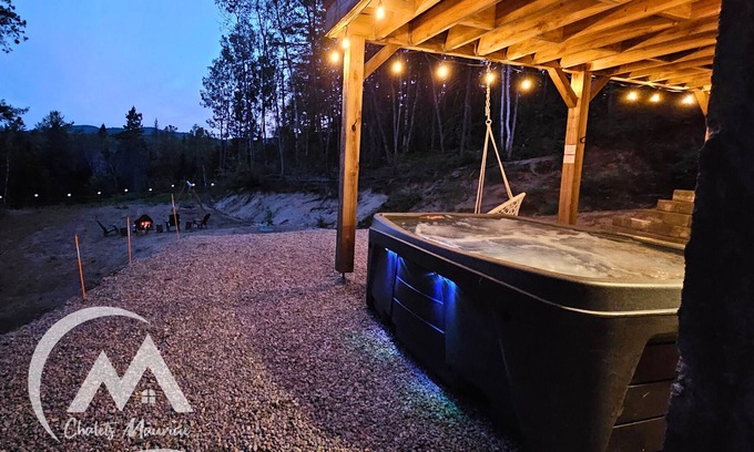Mauricie Chalet De Esquí | Espace de Rêve! Chalet Neuf avec SPA, vue imprenable sur les montagnes!!!