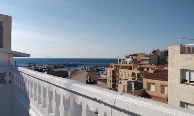 Costa Dorada Apartamento | Espacioso Dúplex con Vistas al Mar