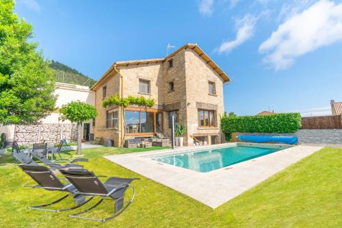 Anorbe Chalet De Esquí | Espectacular casa rural con piscina y barbacoa