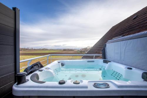 Muntzenheim Apartamento | ESPLANADE HOME Private SPA Jacuzzi Sauna Parking, Colmar