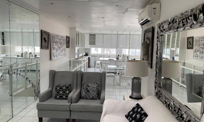 Essenwood Casa | Esselmont Guest House