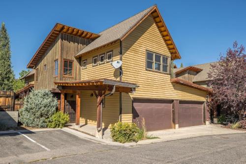 Big Sky Casa | Essentia Townhome 145A