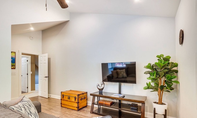 Essex Junction Apartamento | Essex Junction Home - 6 Mi to Lake Champlain!