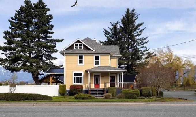 Popkum Casa | Est. 1912 - Rosedale Heritage Inn – downtown at your doorstep