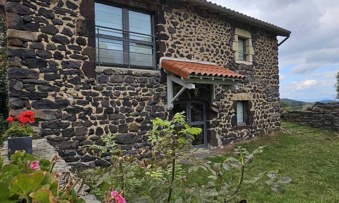Saint-Martin-de-Fugeres Casa | Estaou de bas country house