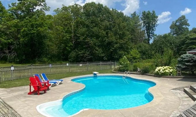 Otonabee-South Monaghan Casa | Estate ~ Swimming Pool ~ Games ~ Kawartha Lakes