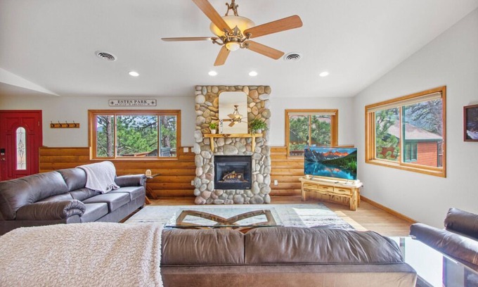 Stanley Hills Condominio | Estes Park - Fireside Retreat - Close to Downtown and RMNP - #6207