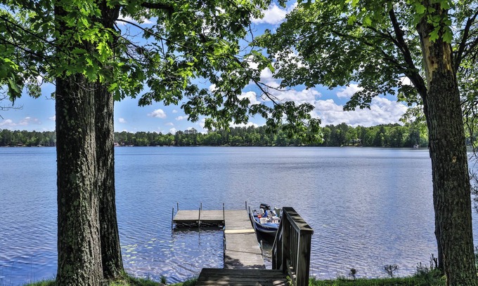 St Germain Cabaña | A large 3 bedroom vacation home directly on the lake shore.