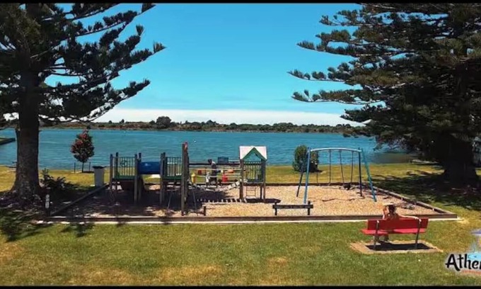 Bowentown Cabaña | Estuary Escape