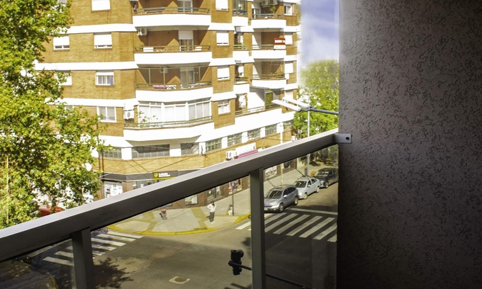 Floresta Apartamento | Estudio para dos personas con cama matrimonial en barrio porteño de Floresta.