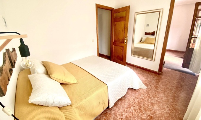 Boal Apartamento | Estudios en un Pueblo de Asturias :coworking y Coliving, Salón con Chimenea