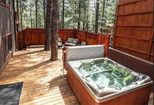 Kachina Village Casa | Eternal Treehouse Hot Tub Outdoor Oasis in Pines Entertainment Galore