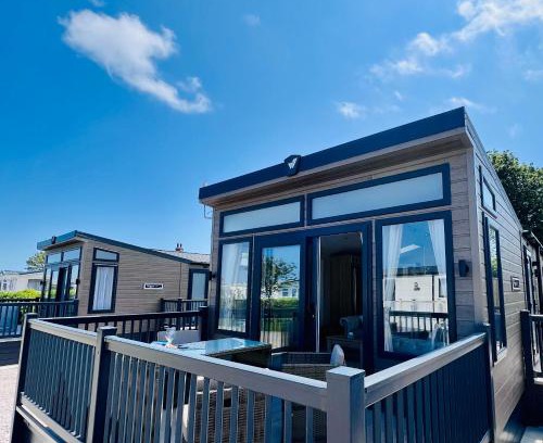 Skegness Complejo | Etna Laurels at the peaceful Cherry Lea Holiday Park and Fishing Lake