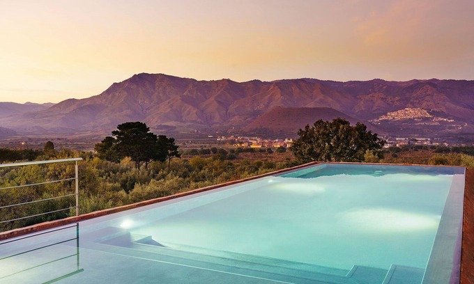 Castiglione di Sicilia Villa | Villa en Moio Alcantara con 4 habitaciones, capacidad 8