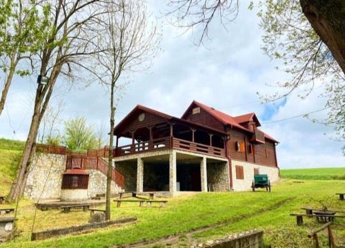 Mladenovac Casa | Etno kuća Mezul