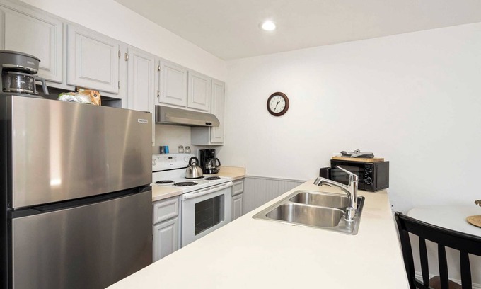 Telluride Casa | Etta Place 5 by Avantstay Ski In/ Ski Out Unit w/ Views of the Valley!