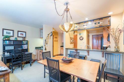 Telluride Casa | Etta Place Too 103 by AvantStay Close to Town The Slopes In Complex w Communal Pool Hot Tub