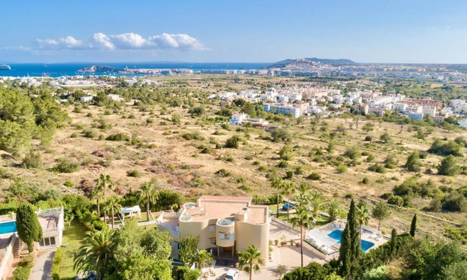 Can Besso Villa | ETV-2281-E Finca de lujo con spa e increíbles vistas de la ciudad de Ibiza y el océano Mediterráneo
