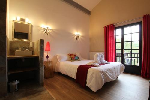 Itxassou Casa | Etxe goxoan chambres d'hôtes avec cuisine été équipée commune et jaccuzi
