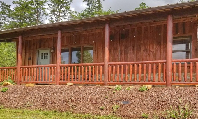 Copperhill Cabina | 2 dormitorios, 1 baño, 4 plazas, bañera de hidromasaje, vistas a la montaña, a minutos del río Ocoee